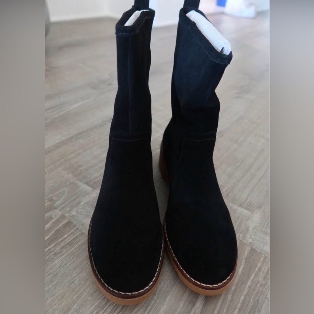 NWT Clarks Eden Mid High Black Suede Heeled Boot